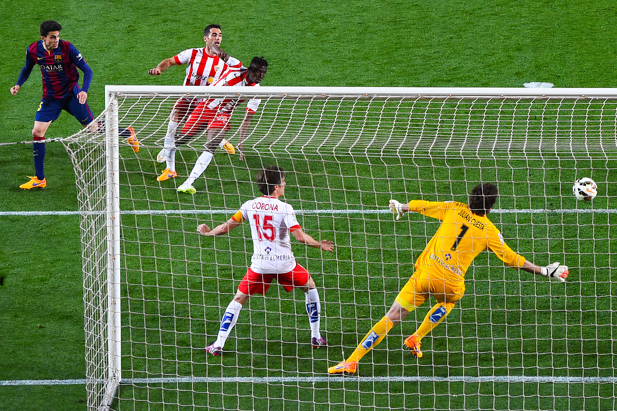 开云官网-包含足球场上一次精湛的进球助队取得惊险胜利的词条