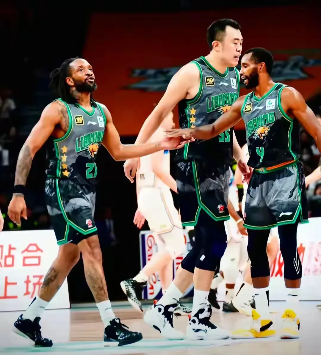 吉林队在今晚比赛中惊险获胜,实力不容小觑 吉林队在今晚比赛中惊险获胜,实力不容小觑