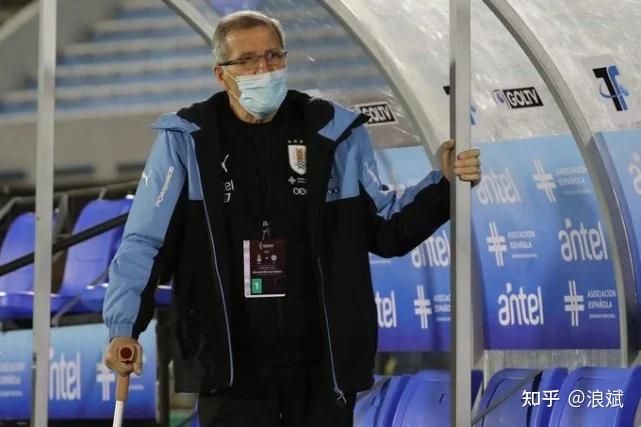 比赛过程中球队教练的调度成为关注焦点