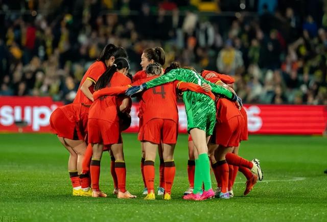 包含国际足坛盛事:女足士气旺盛击败强劲对手的词条 包含国际足坛盛事:女足士气旺盛击败强劲对手的词条