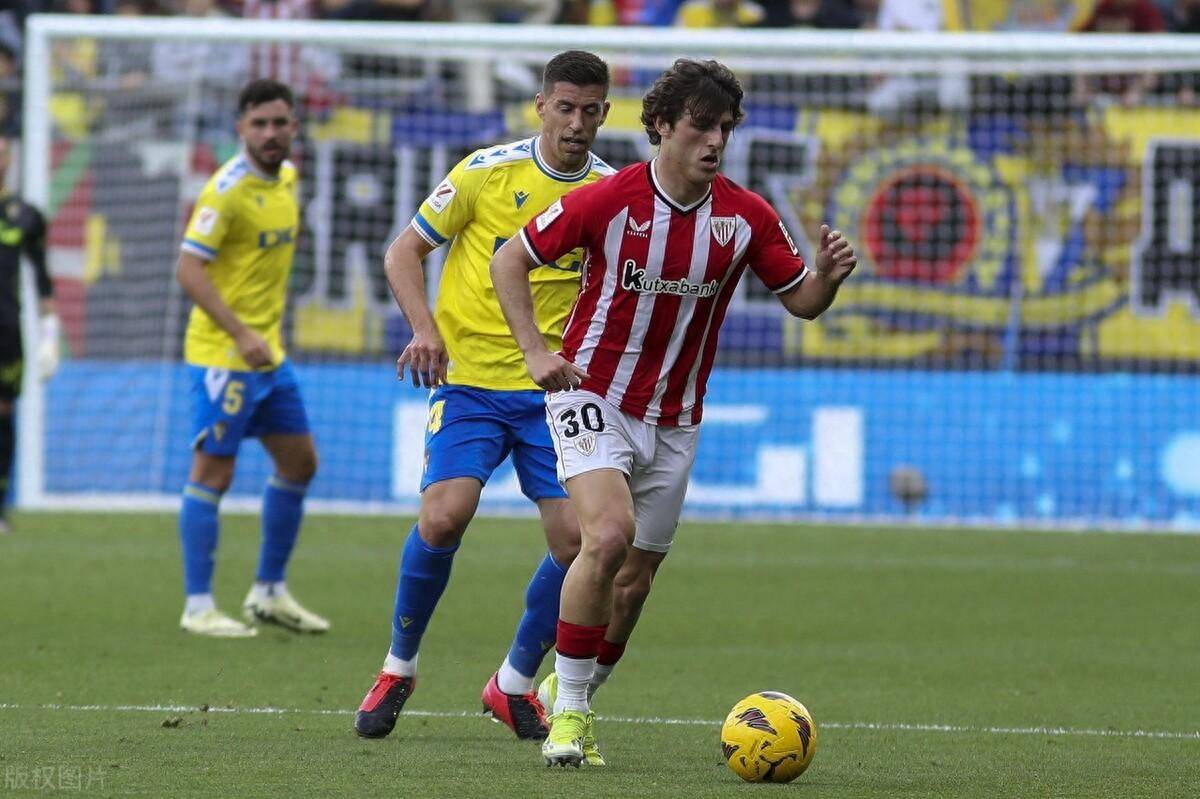 关于佛罗伦萨客场击败对手，取得抢分的信息