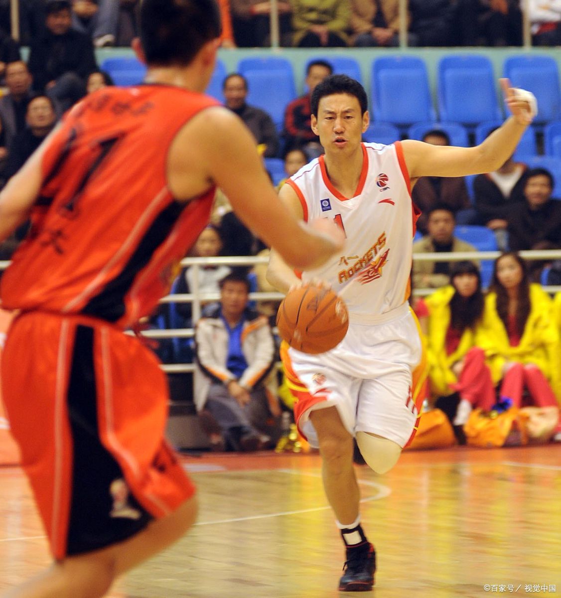 开云体育下载-国内篮球职业联赛幕前花絮曝光，引网友热议的简单介绍