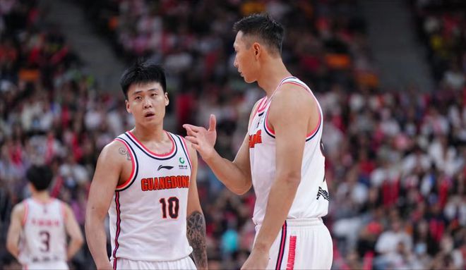 双方领袖之争，冠军之路岌岌可危的简单介绍