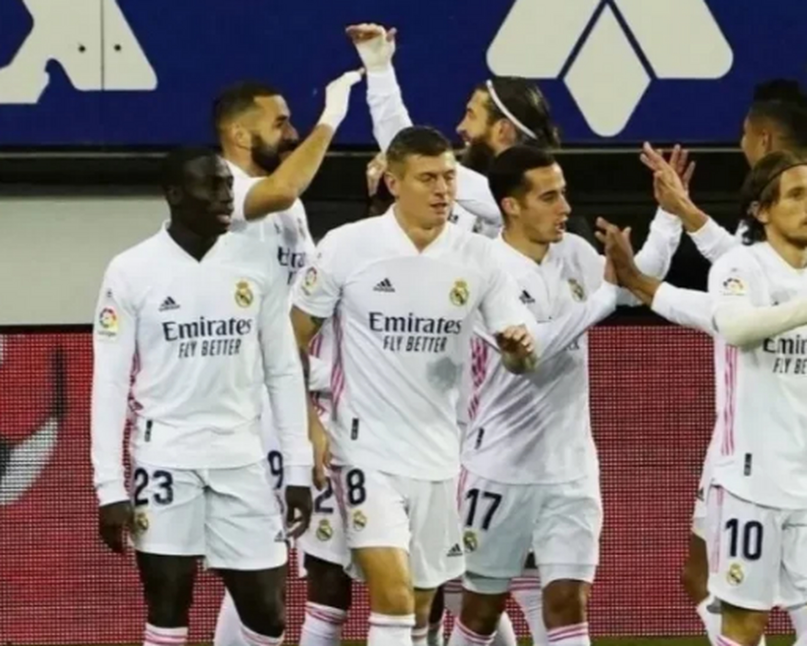 关于埃瓦尔主场战平皇家马德里：阻止对手连胜气焰的信息