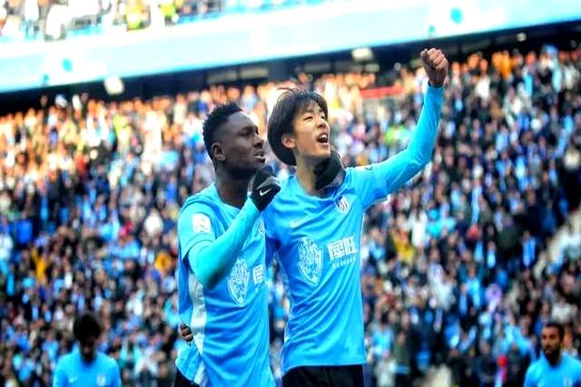 开云体育官方网站-青年球员崭露头角，助球队斩获胜利