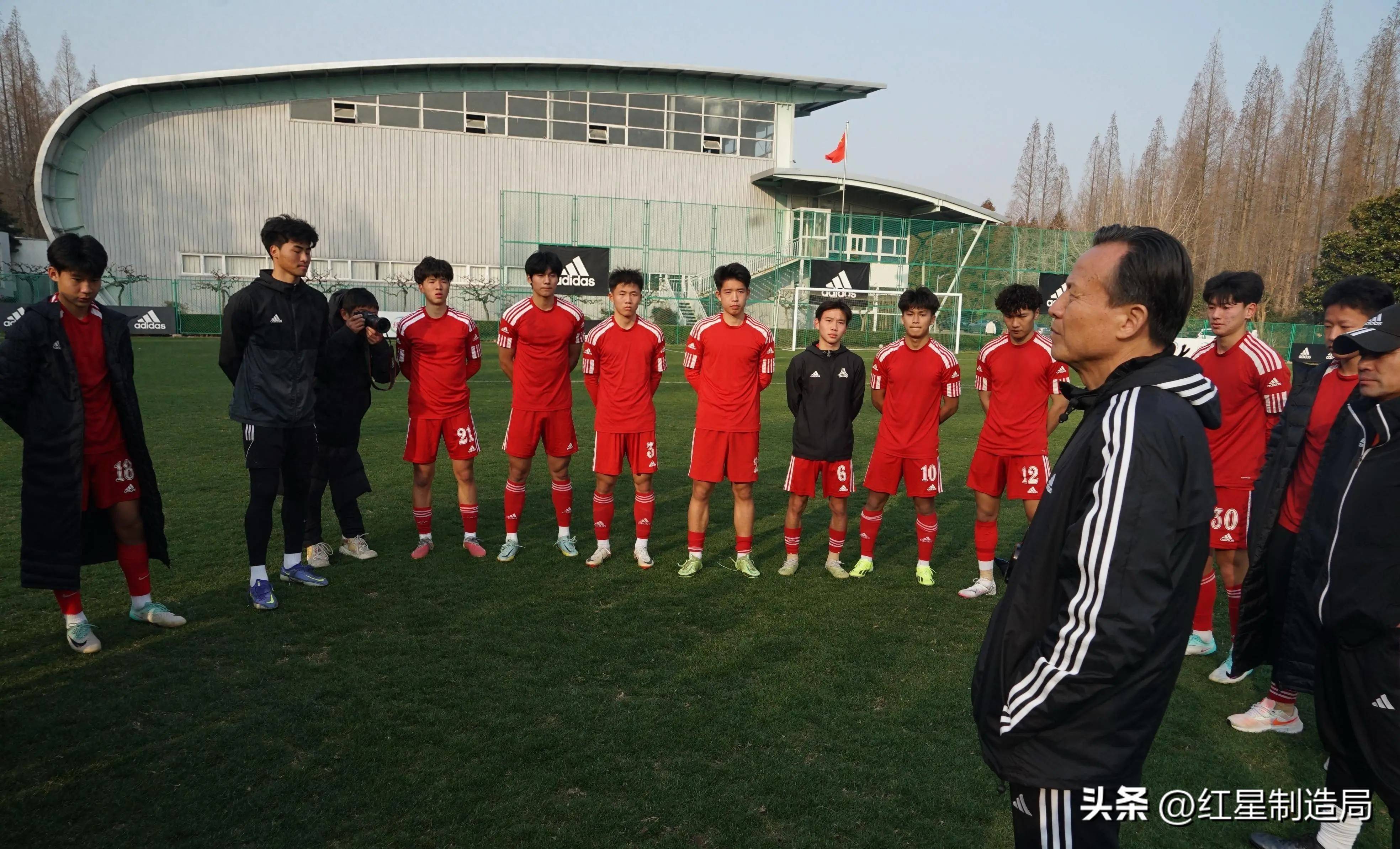 俱乐部足球比赛备战进行得如火如荼