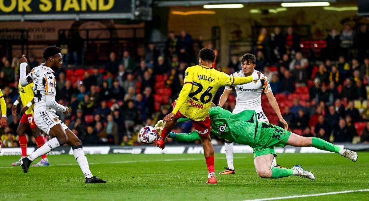 伯恩利主场不敌沃特福德,保级艰难重重的简单介绍 伯恩利主场不敌沃特福德,保级艰难重重的简单介绍