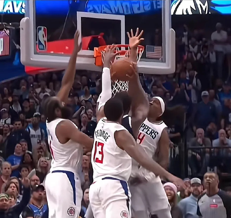 精妙的犯规战术,限制对手进攻表现 精妙的犯规战术,限制对手进攻表现