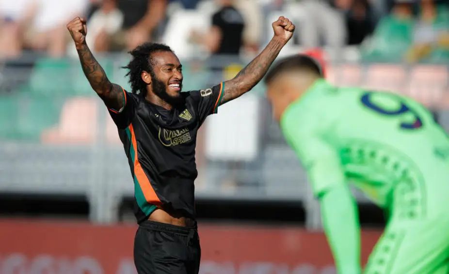 热那亚迎接新一轮比赛,全力以赴 热那亚迎接新一轮比赛,全力以赴