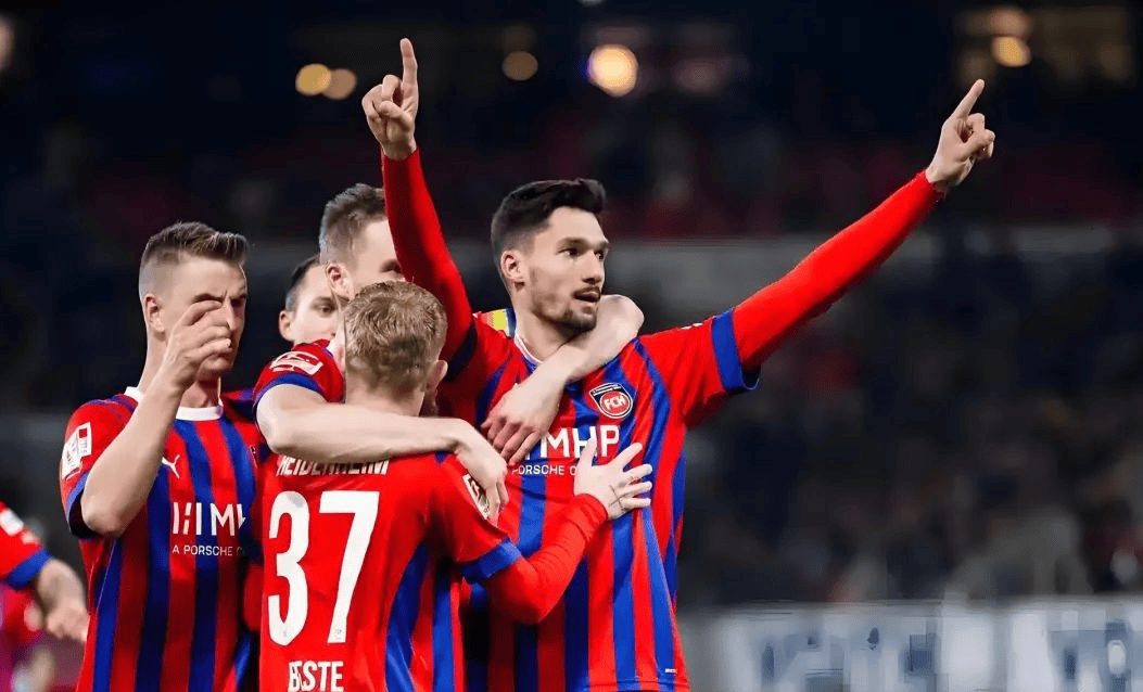 法兰克福球员意外受伤，对球队影响巨大