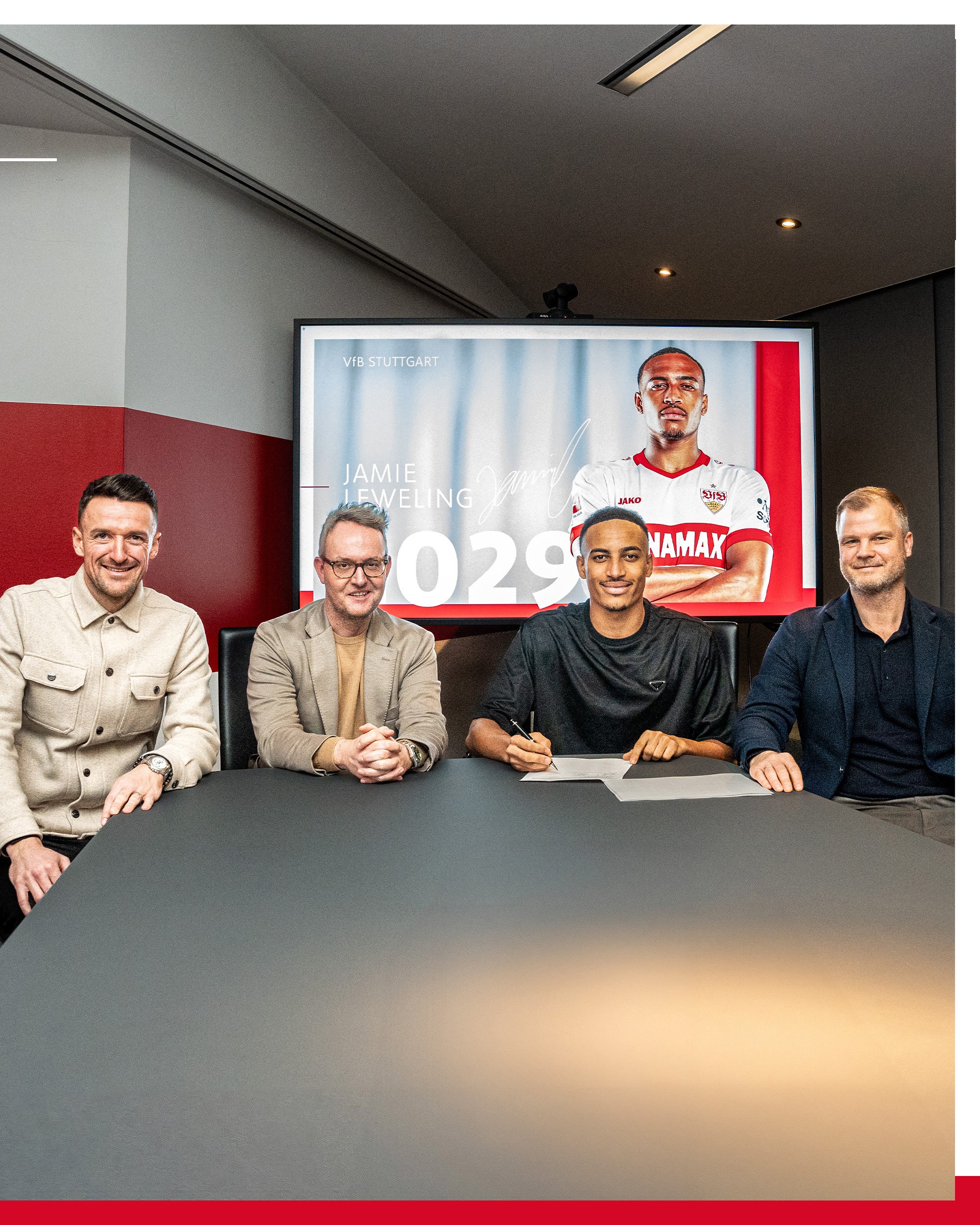 斯图加特球员间矛盾暴露，球队士气受挫的简单介绍