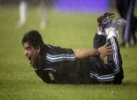 开云下载-四强争夺拉锯战！欧预赛淘汰赛激情上演