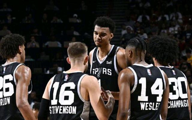 巴利亚多利德时隔多年再夺冠，球队获奖