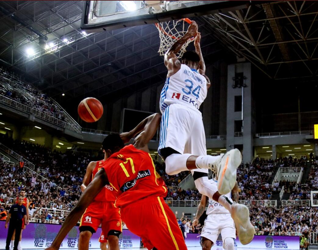 西班牙中场表现出色，大胜希腊