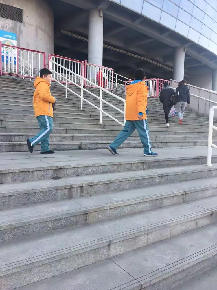 关于哥伦比亚摔跤选手实现自我突破，喜获胜利的信息