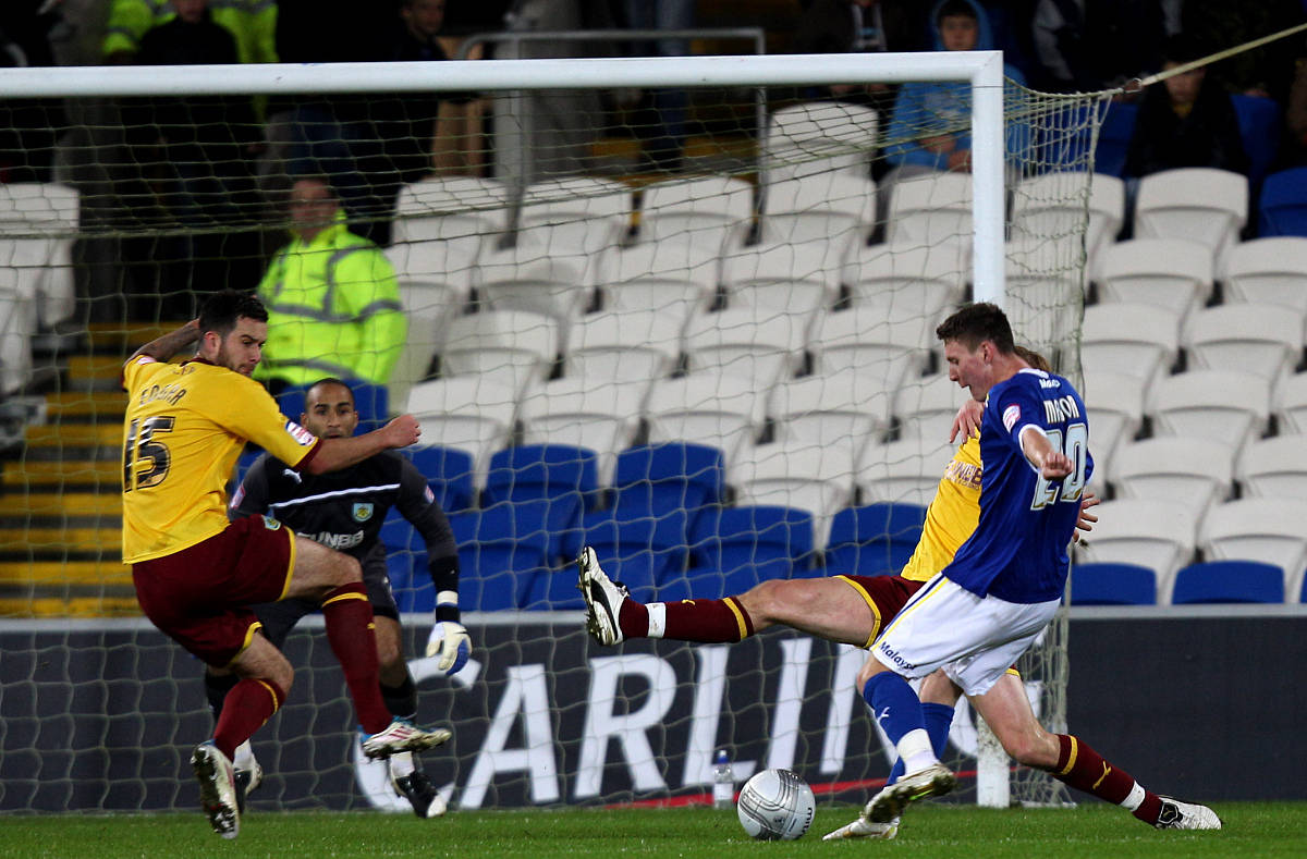 开云官网-包含斯旺西主场惨败，保级形势日益严峻的词条