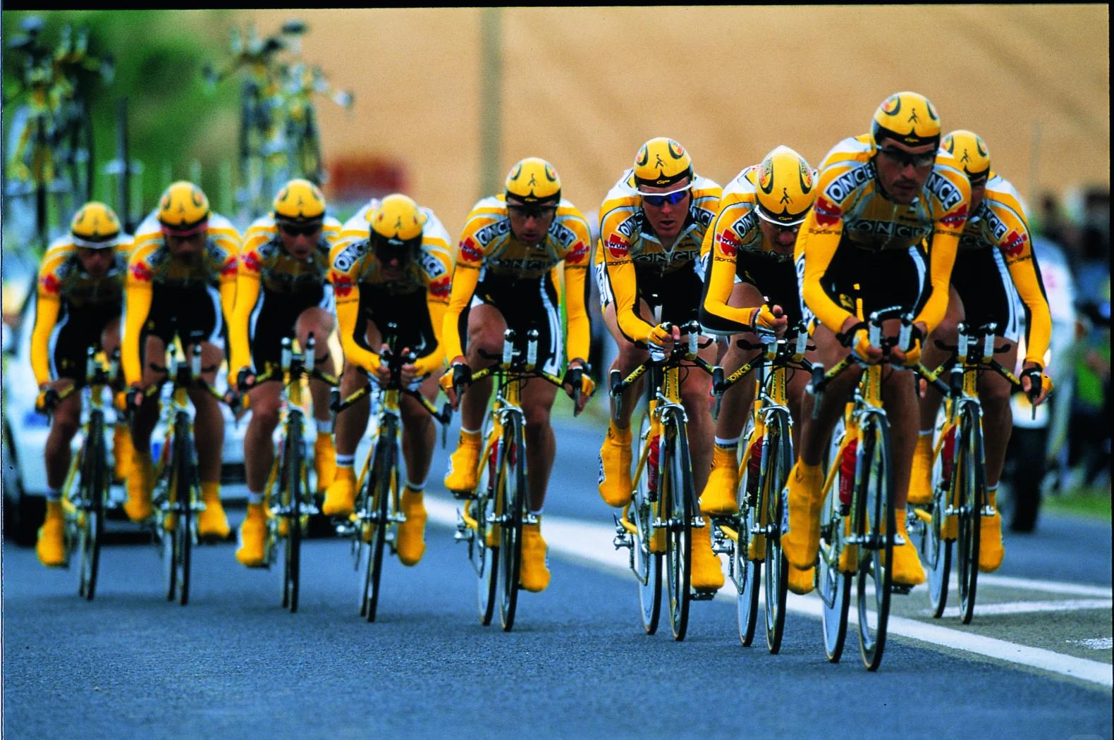 开云体育中国-场上豪强斗志昂扬，勇士赛场开创传奇