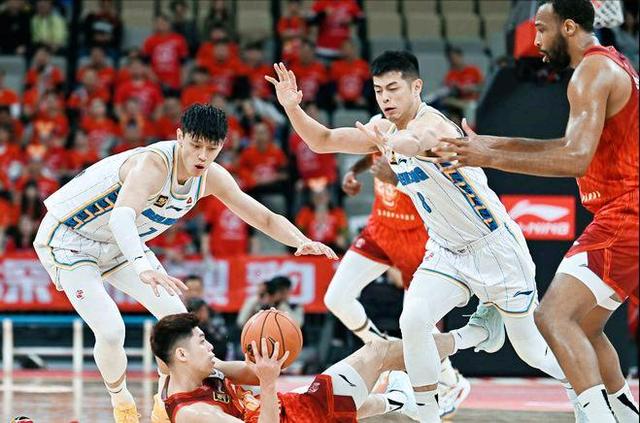 开云官网-福建队遭遇败局，教练寻找解决方法