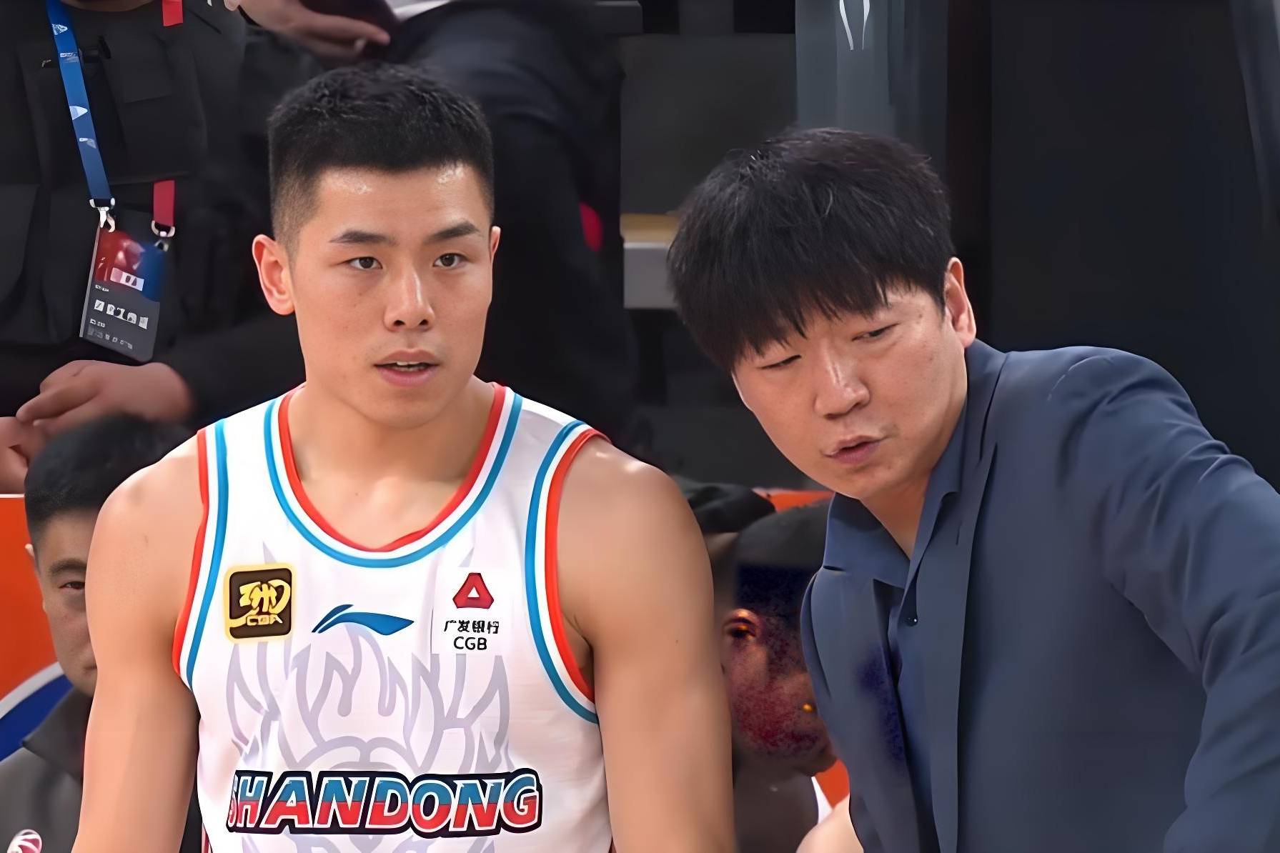 开云体育在线-夏尔克客场不敌对手，遭遇两连败