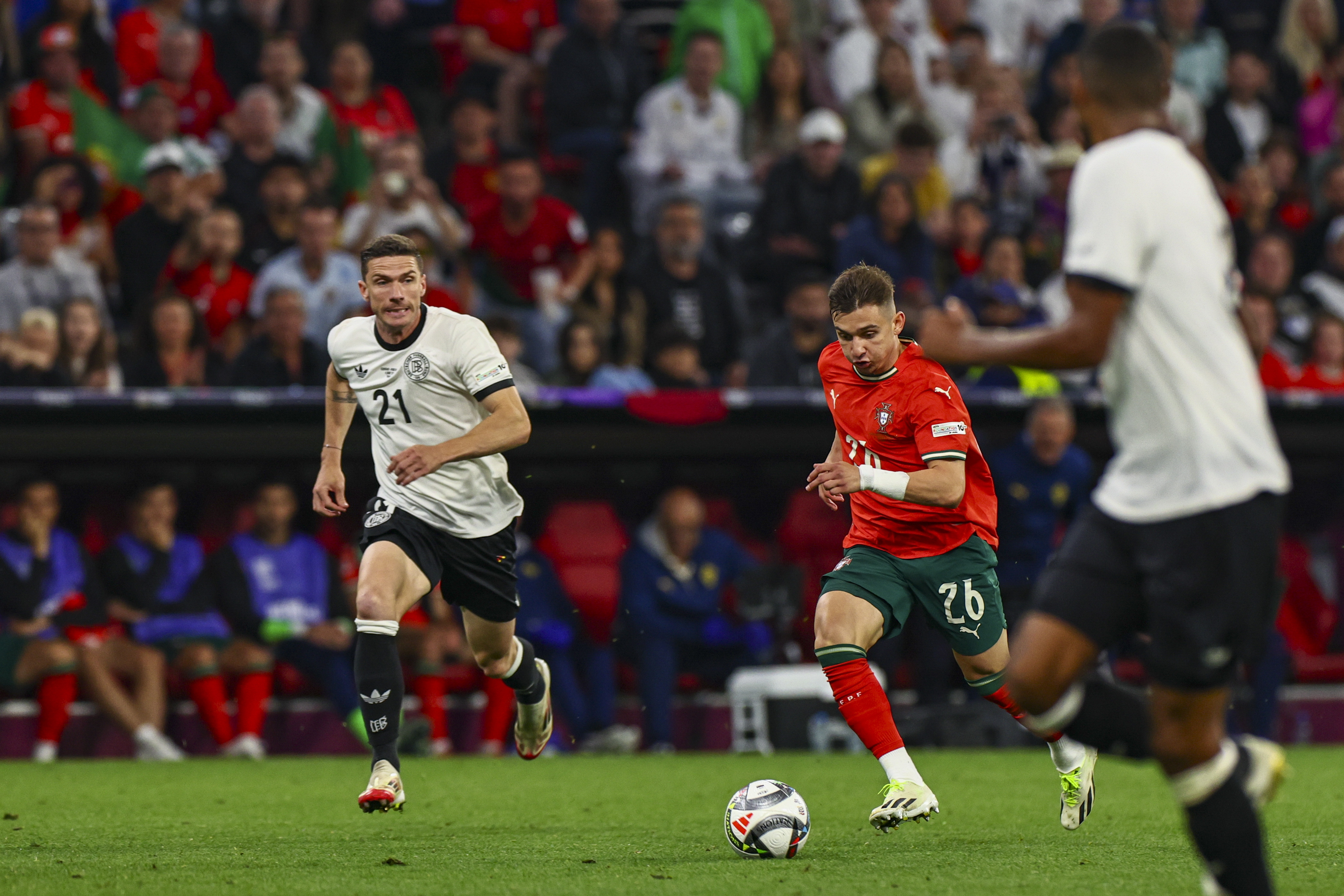 开云体育APP下载-欧国联比赛充满未知，球队备战气势如虹的简单介绍