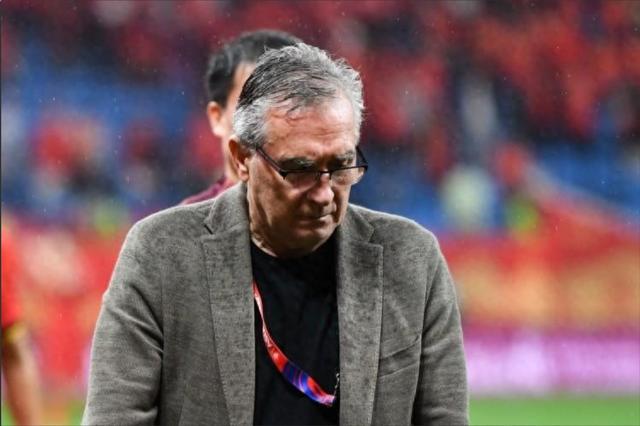 柏林联队后防失误频频,需调整战术的简单介绍 柏林联队后防失误频频,需调整战术的简单介绍