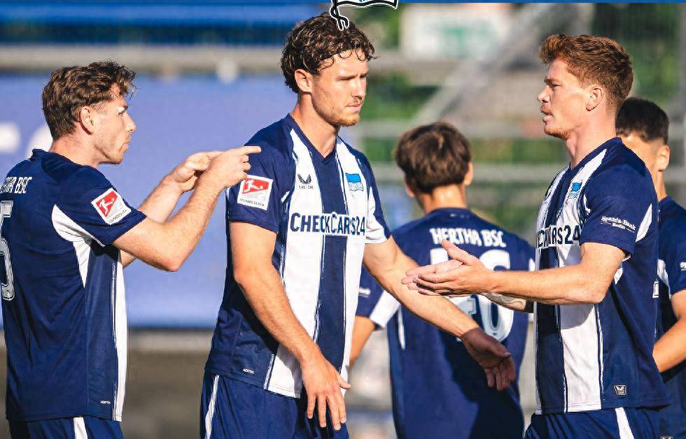 柏林赫塔主场大胜,士气高涨 柏林赫塔主场大胜,士气高涨