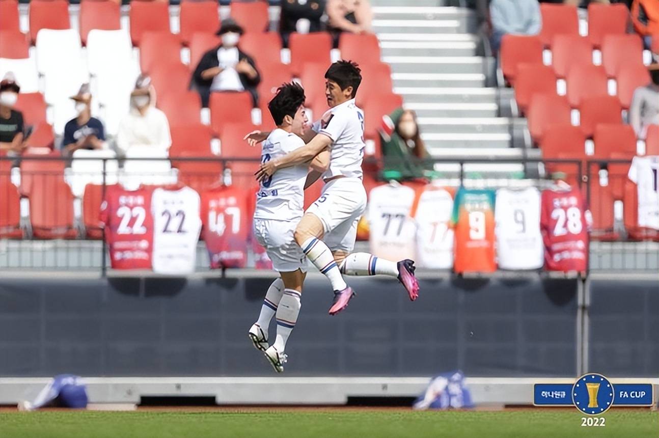 传统劲旅步入淘汰赛:生死战即将爆发 传统劲旅步入淘汰赛:生死战即将爆发