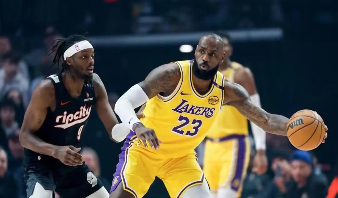 湖人逆转黄蜂,詹姆斯孤军奋战带领球队取得胜利 湖人逆转黄蜂,詹姆斯孤军奋战带领球队取得胜利