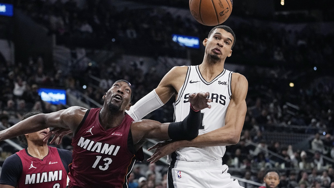 包含热火逆转马刺，总决赛系列赛扳平的词条