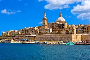 马耳他游泳健将夺得金牌,光芒四射 马耳他游泳健将夺得金牌,光芒四射