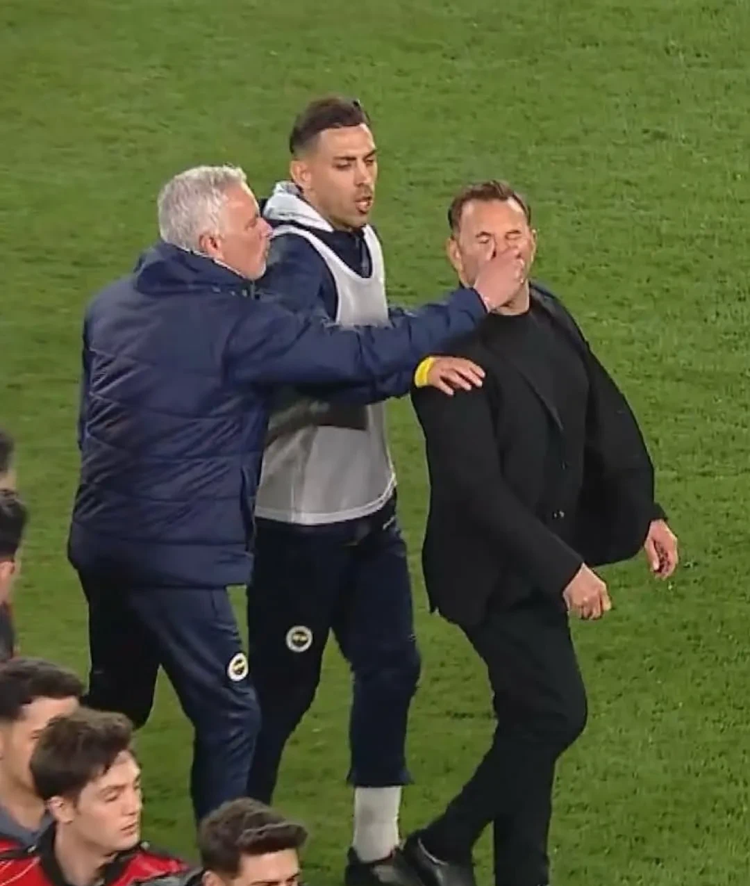 开云体育官网-土耳其惨遭意大利大胜，小组赛形势岌岌可危的简单介绍